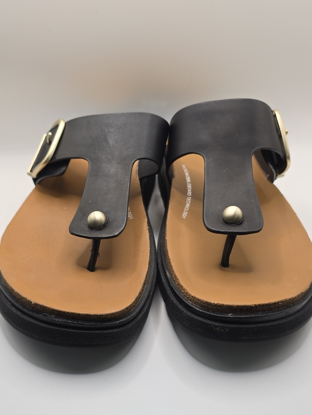 FitFlop Gen-FF Buckle Leather Toe-Post Sandals - Picture 3 of 11